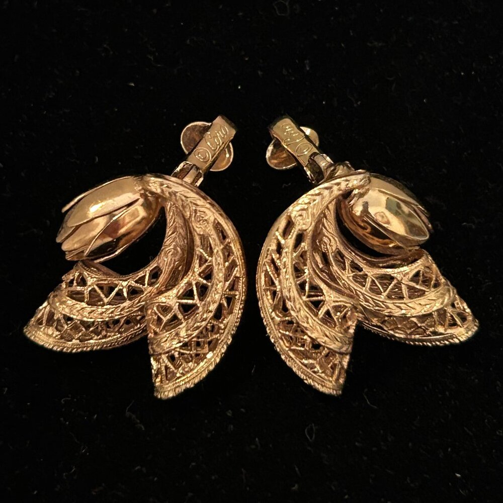 Vintage Coro Filigree Flower Bud Gold Plated Earrings